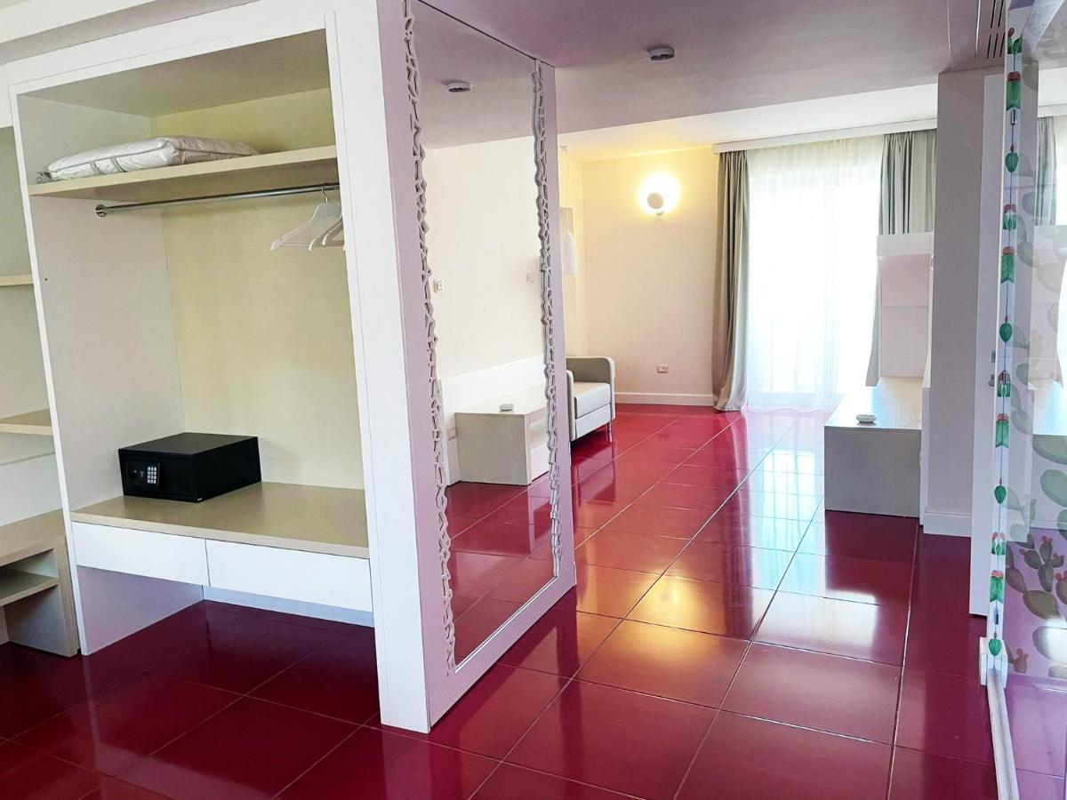 Suite Hotel L'Oasi Di Riaci (Adults Only) Санта-Доменіка Екстер'єр фото
